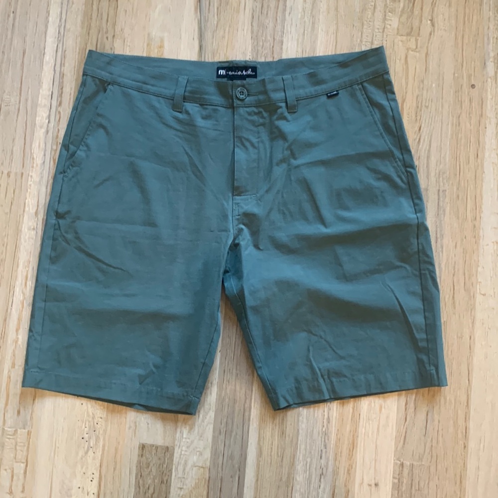 Travis Matthew shorts size 38